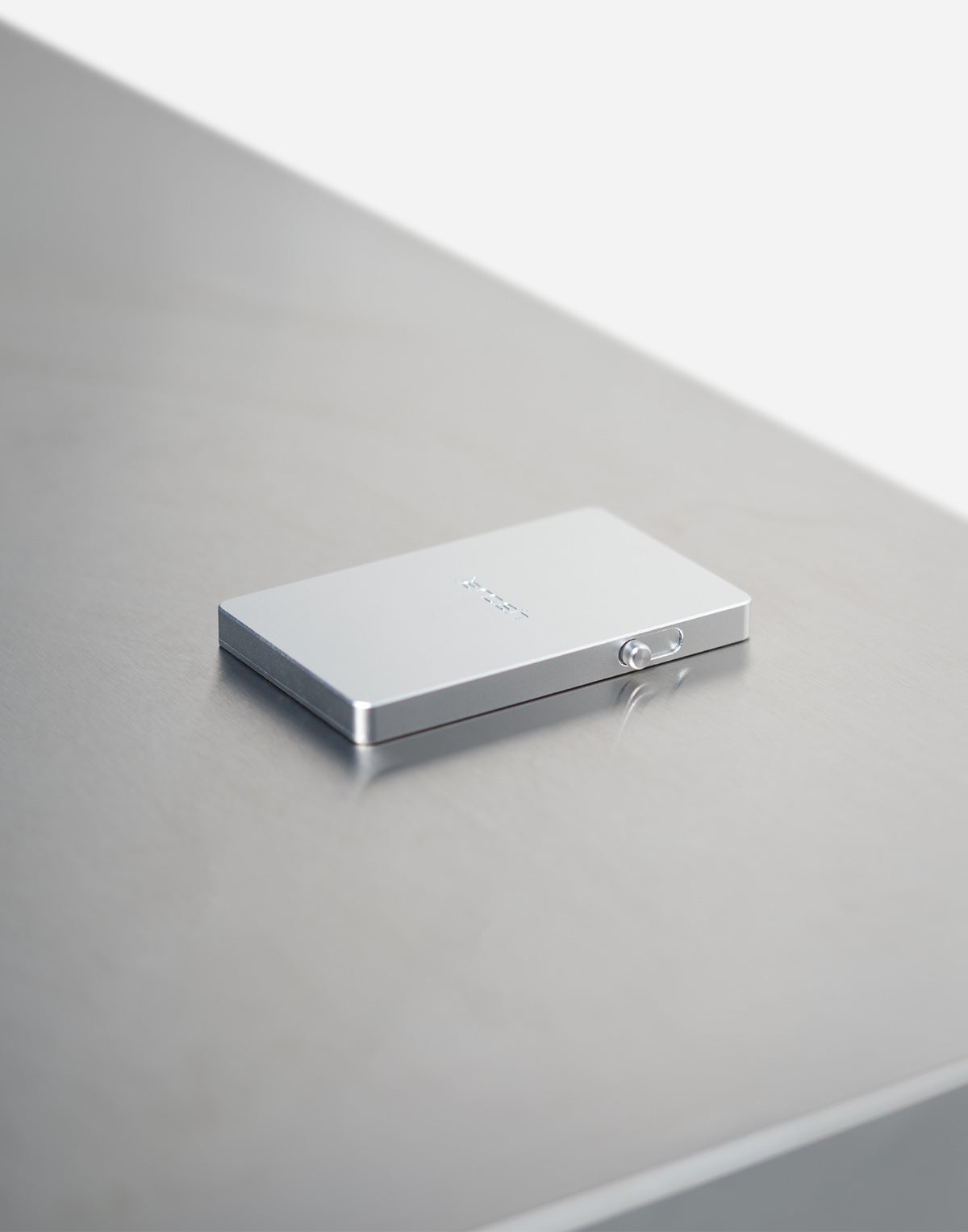 ALUMINIUM CARDHOLDER